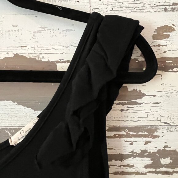 e Luna Ruffled Solid Tank Top - Picture 3 of 4